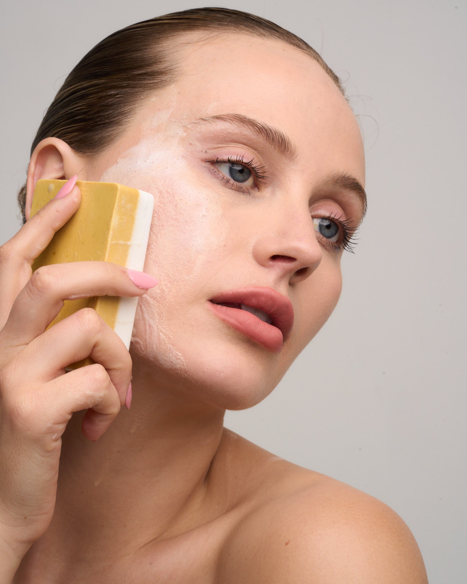 2-1 Bar Half | Discoloration Brightening corrector | Oat relief Acne exfoliation